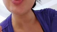 Big boob brunette masturbates on webcam