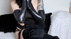 Amateur babes are good at masturbating as well