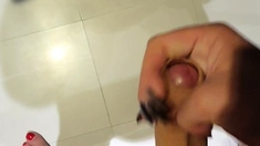 Gay Muscley Hunk Solo Shuffle