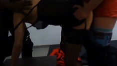 Prise Debout Par Deux Mecs