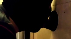 BBC getting sucked at homemade glory hole with CIM